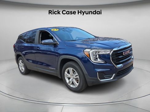 Used 2023 GMC Terrain SLE image 9