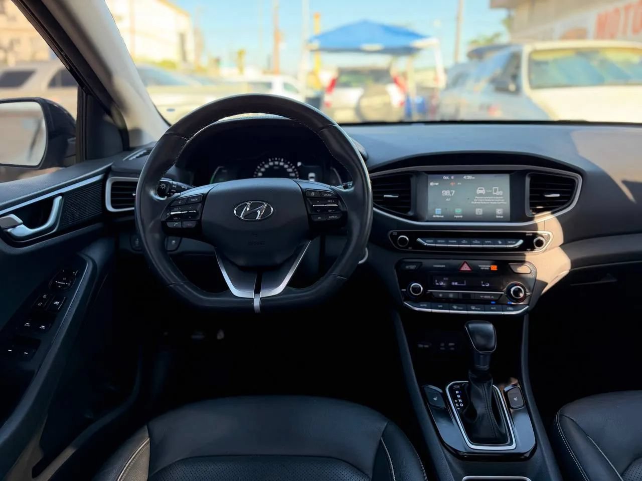 Used 2018 Hyundai Ioniq Limited FWD image 33