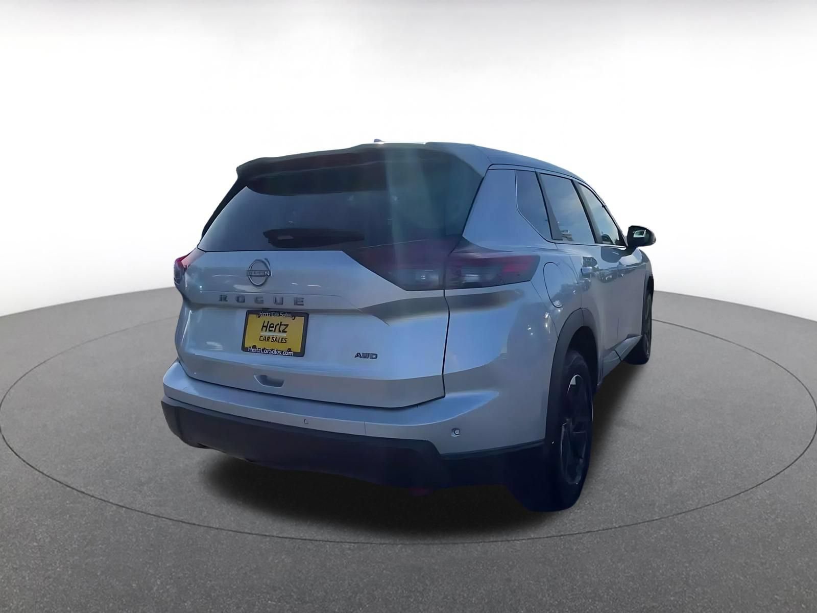Used 2025 Nissan Rogue SV AWD/4WD image 14