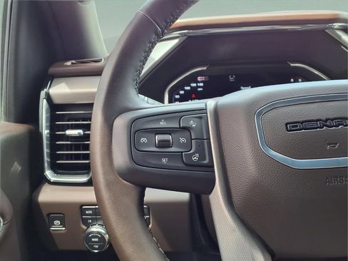 Used 2024 GMC Sierra 2500 Denali w/ Denali Reserve Package AWD/4WD image 16