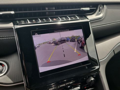 New 2025 Jeep Grand Cherokee L Altitude image 19