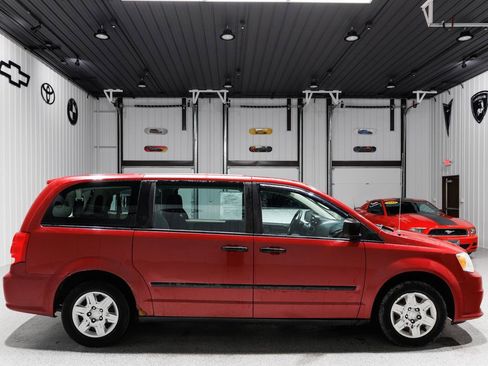Used 2013 Dodge Grand Caravan American Value Package image 7