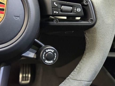 Certified 2024 Porsche Cayenne Coupe image 19