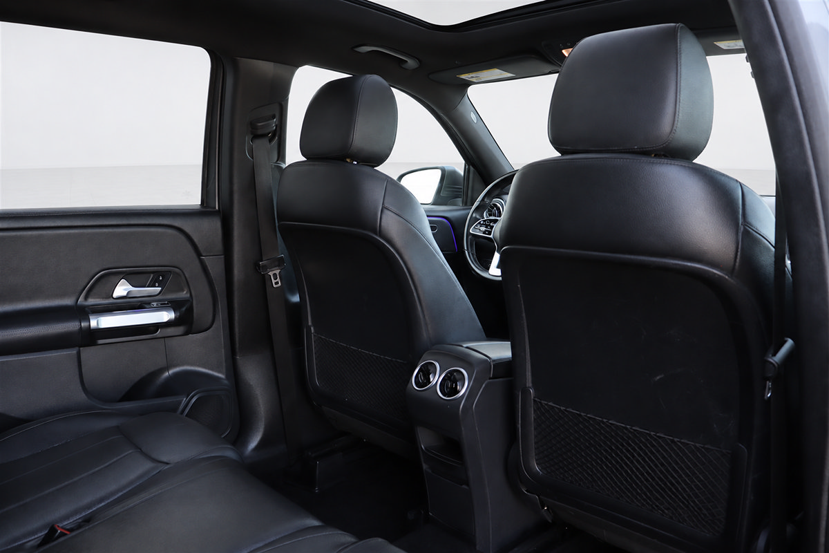Used 2022 Mercedes-Benz GLB 250 4MATIC w/ Premium Package Lite image 15