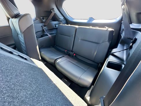 New 2025 Mitsubishi Outlander SE image 18