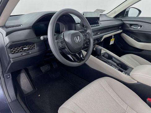 Certified 2025 Honda Accord SE image 14