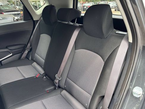 Used 2025 Kia Soul LX w/ LX Technology Package FWD image 35