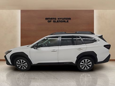 Used 2023 Subaru Outback Premium AWD/4WD image 9