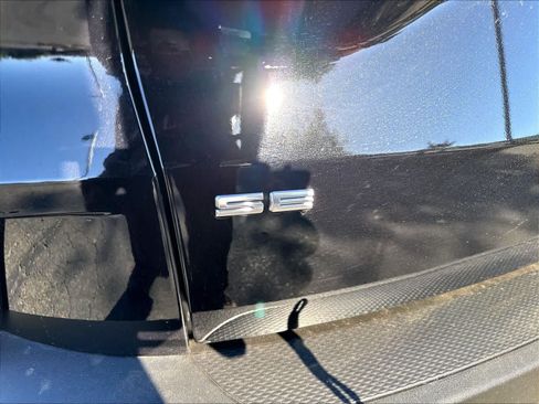 Used 2021 Ford Escape SE w/ Convenience Package FWD image 11