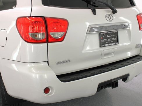 Used 2008 Toyota Sequoia Platinum image 24
