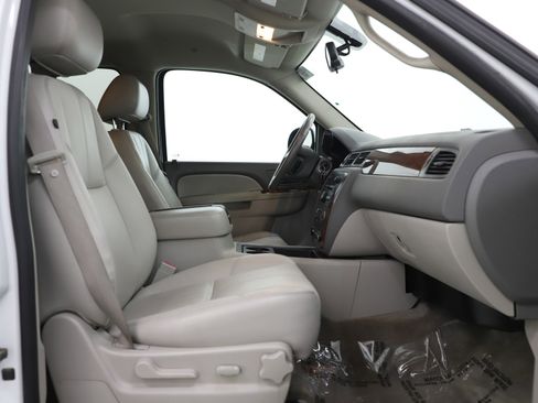 Used 2012 Chevrolet Tahoe LT image 11