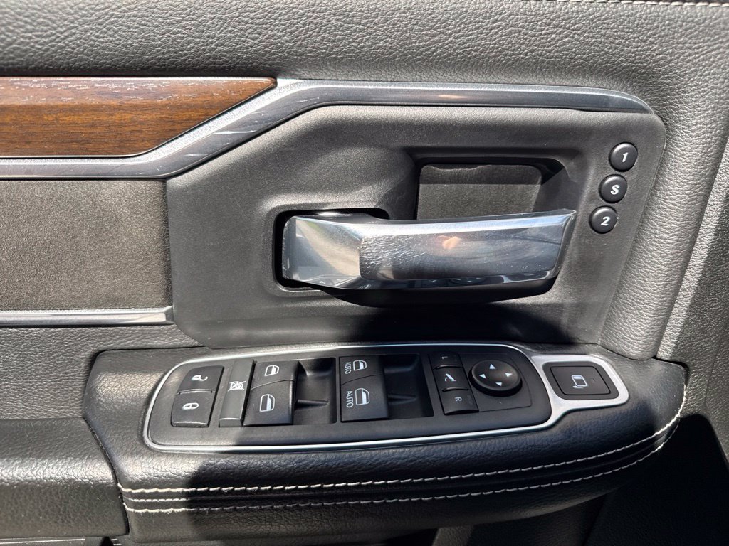 Used 2022 RAM 2500 Laramie AWD/4WD image 32