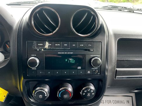 Used 2015 Jeep Patriot Sport w/ Power Value Group image 17