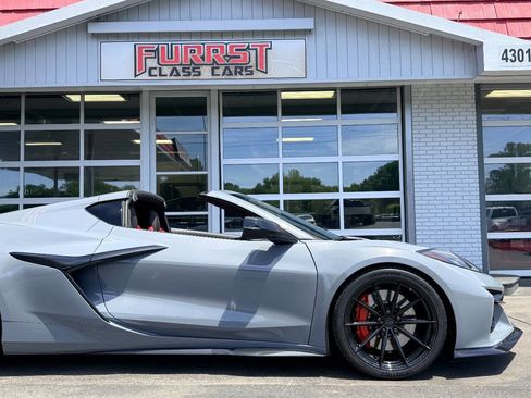 Used 2024 Chevrolet Corvette Z06 RWD image 19