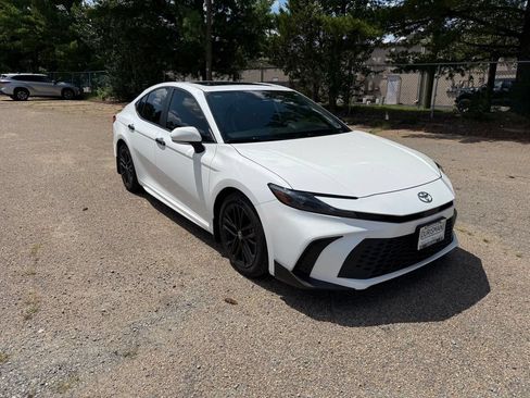 Used 2025 Toyota Camry SE w/ Multimedia Upgrade Package FWD image 1