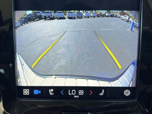 Used 2023 Volvo V60 B5 Cross Country Plus w/ Climate Package image 16