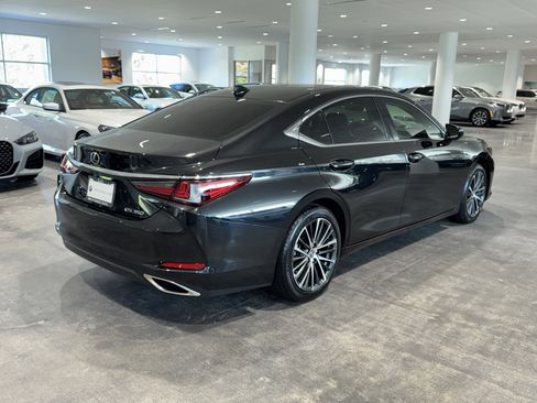 Used 2022 Lexus ES 350 w/ Premium Package image 8