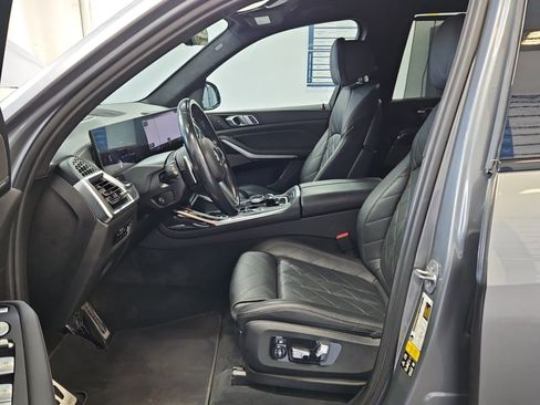 Used 2023 BMW X7 xDrive40i w/ M Sport Package AWD/4WD image 7