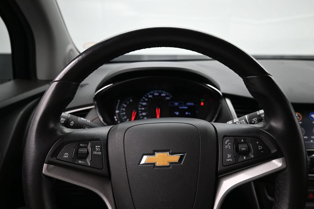 Used 2020 Chevrolet Trax LT w/ LT Convenience Package FWD image 13