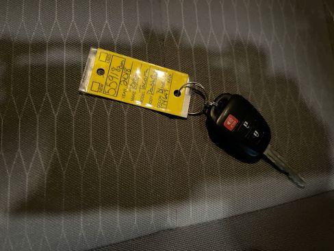 Used 2018 Toyota Tacoma SR5 image 26