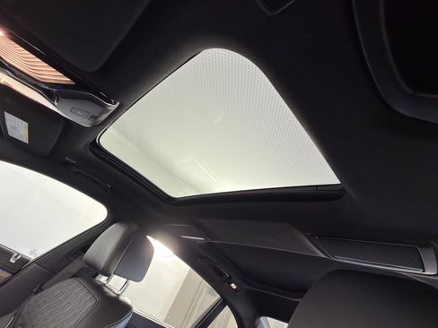 Used 2020 BMW 750i xDrive w/ Executive Package image 14