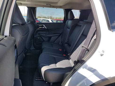 New 2026 Mitsubishi Outlander SEL AWD/4WD image 9