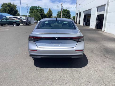 Used 2025 Honda Accord SE image 4