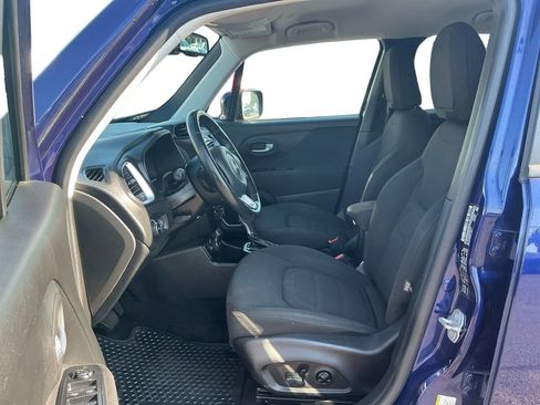 Used 2018 Jeep Renegade Latitude w/ Cold Weather Group AWD/4WD image 14