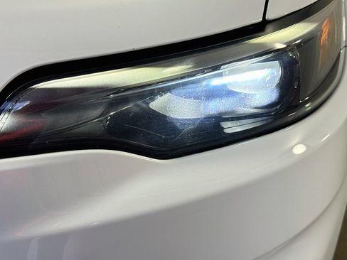Used 2020 Jeep Cherokee Latitude Plus FWD image 36