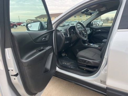 Used 2018 Chevrolet Equinox LT image 9