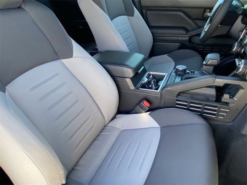 Used 2026 Toyota Tacoma TRD Sport image 13