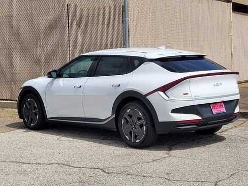 New 2026 Kia EV6 Light RWD image 3
