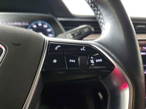 Used 2019 Audi e-tron Prestige w/ Prestige Package image 24