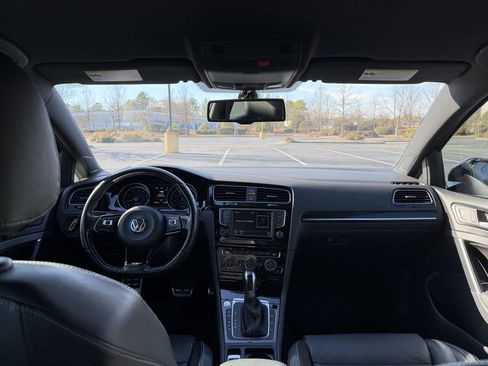 Used 2016 Volkswagen Golf R 4-Door image 20