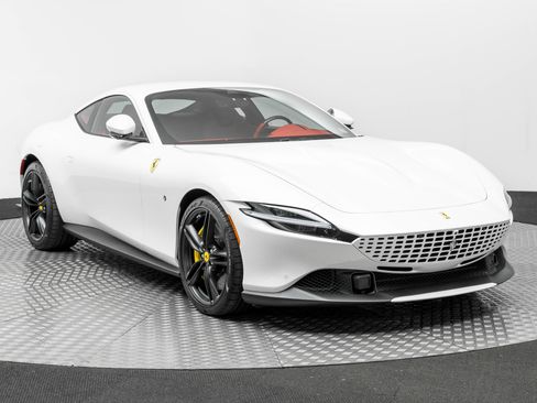 Certified 2022 Ferrari Roma image 11