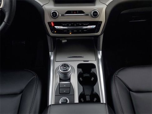 Certified 2022 Ford Explorer XLT w/ Equipment Group 202A image 30