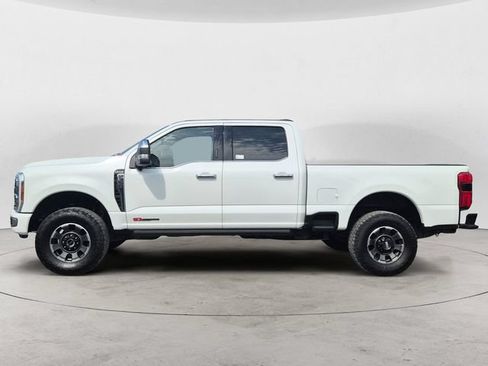 Certified 2023 Ford F350 Platinum w/ Tremor Off-Road Package AWD/4WD image 8