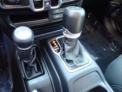 Used 2023 Jeep Wrangler Unlimited w/ Cold Weather Group AWD/4WD image 14