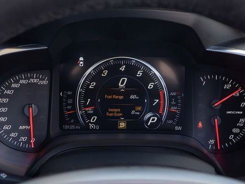 Used 2016 Chevrolet Corvette Z06 w/ 3LZ Preferred Equipment Group RWD image 18