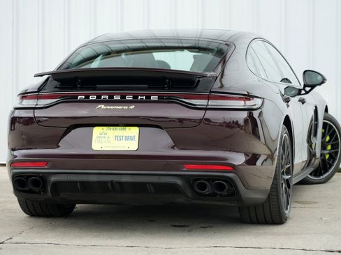 Used 2023 Porsche Panamera 4 Platinum Edition image 5