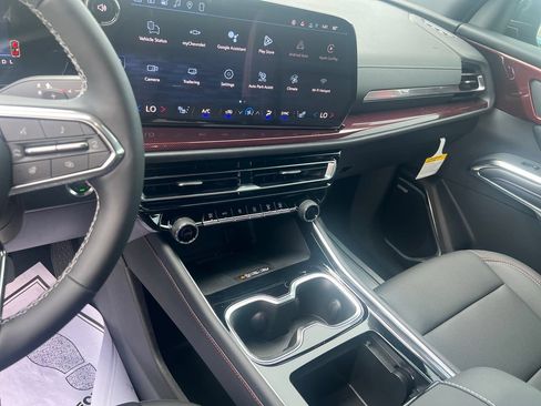 New 2026 Chevrolet Traverse Z71 w/ Enhanced Driving Package AWD/4WD image 19