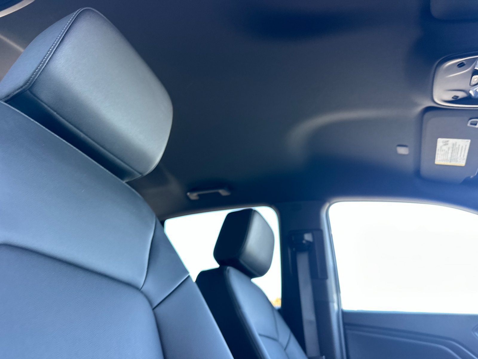 New 2025 Chevrolet Colorado LT w/ LT Convenience Package RWD image 16