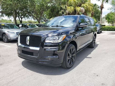 Certified 2024 Lincoln Navigator L Reserve AWD/4WD image 2