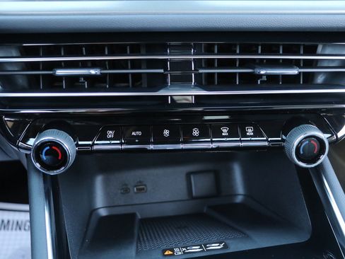 New 2026 Chevrolet Traverse LT image 21