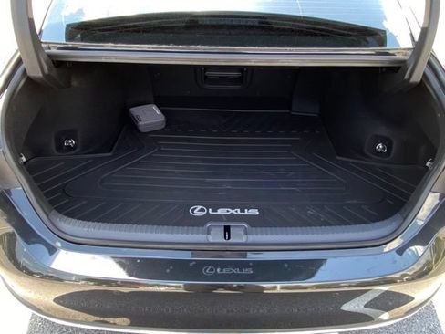 Used 2025 Lexus ES 300h w/ Premium Package FWD image 9