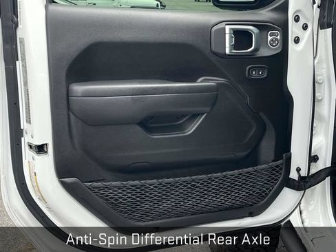 Used 2022 Jeep Wrangler Sport AWD/4WD image 14