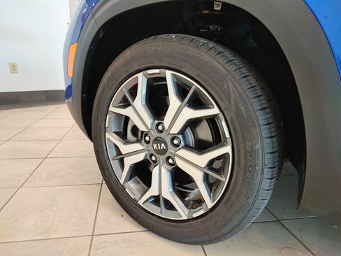 Used 2021 Kia Seltos EX AWD/4WD image 9