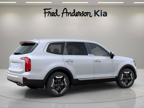 New 2025 Kia Telluride S image 6