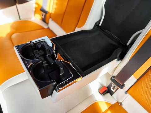 Used 2026 Rolls-Royce Cullinan image 55