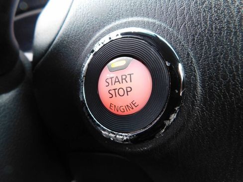 Used 2014 Nissan Pathfinder SL w/ SL Premium Package image 20